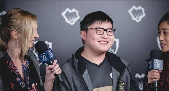 昨晚因伤退 昨晚因伤退