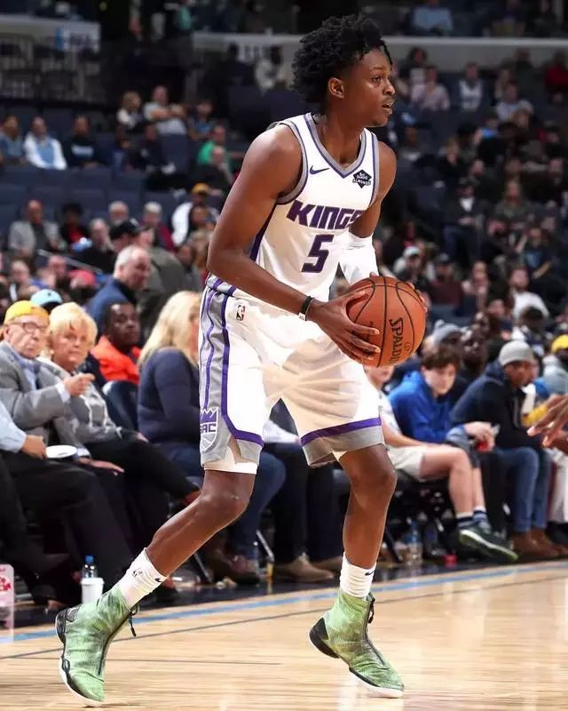 的肘区与底 的肘区与底